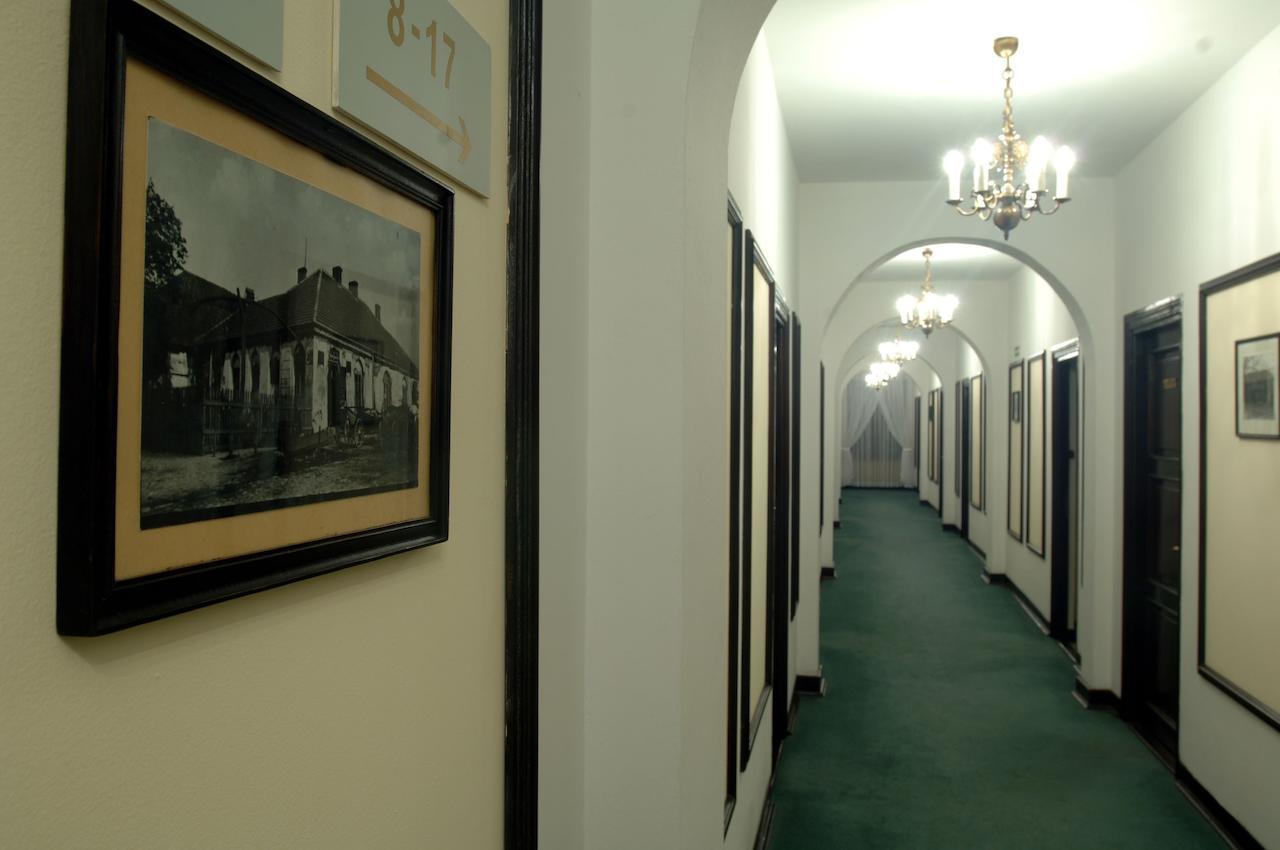Hotel "Zajazd Napoleonski" 华沙 外观 照片