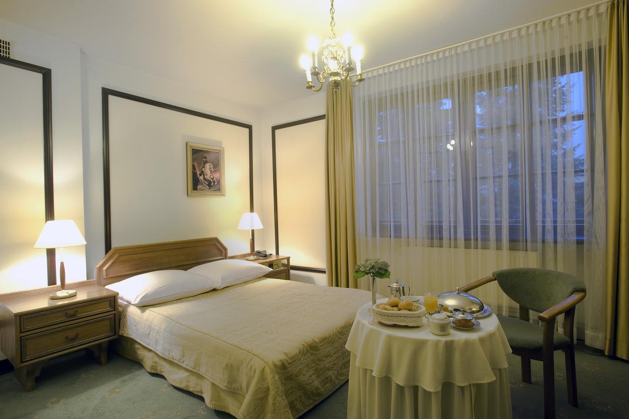 Hotel "Zajazd Napoleonski" 华沙 客房 照片