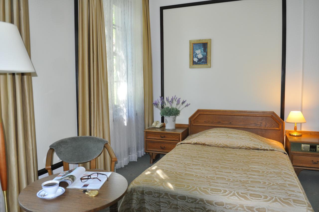 Hotel "Zajazd Napoleonski" 华沙 客房 照片