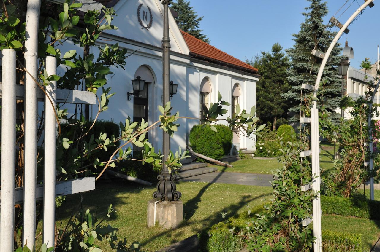 Hotel "Zajazd Napoleonski" 华沙 外观 照片