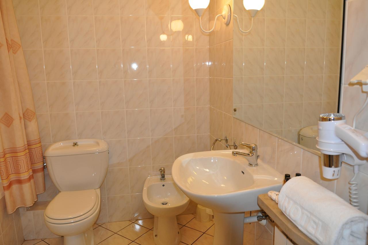 Hotel "Zajazd Napoleonski" 华沙 客房 照片